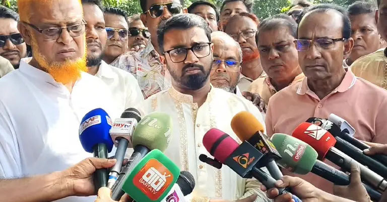 কথা বলেছেন রাশেদ খাঁন